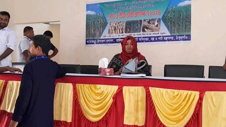 শ্বশুর–দেবরকে প্রশিক্ষণ, সেই পাট কর্মকর্তাকে অব্যাহতি