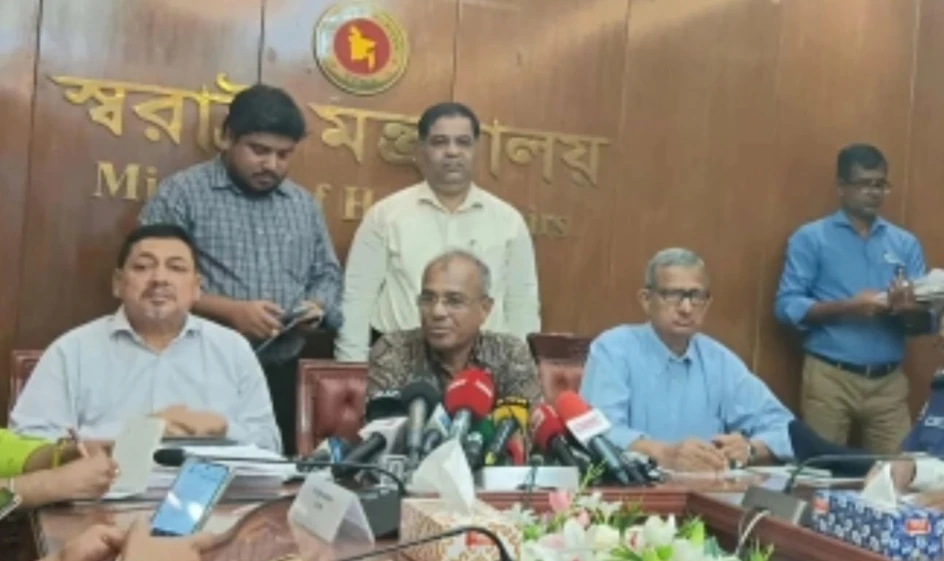 ‘সারাদেশে ৩৩ হাজার পূজামণ্ডপ, সন্ধ্যা ৭ টার আগেই প্রতিমা বিসর্জন’